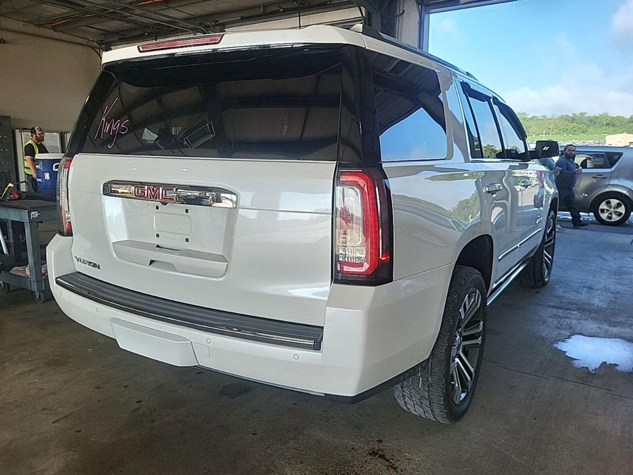 GMC Yukon Denali 2018