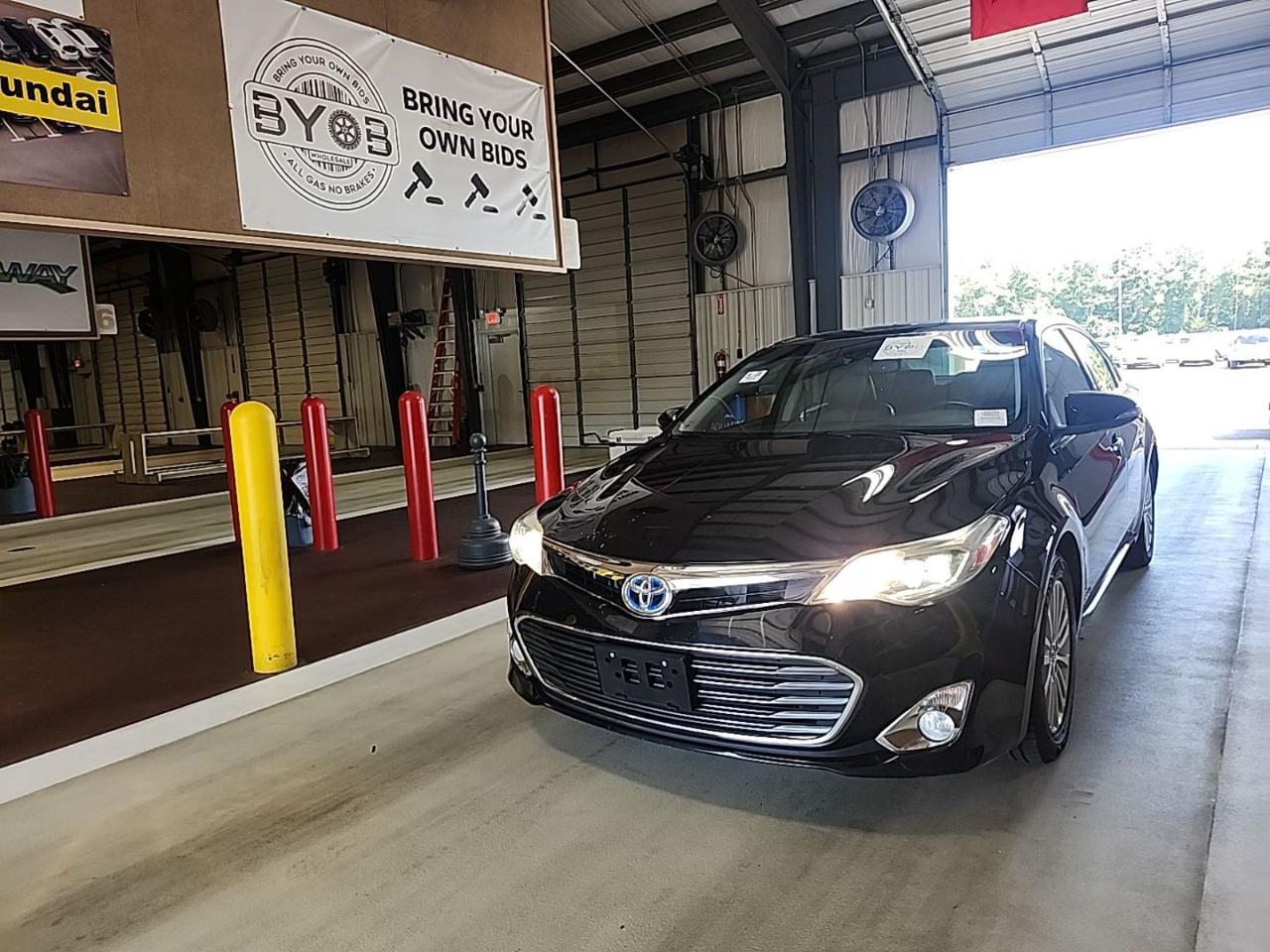 Toyota Avalon Hybrid Limited 2013