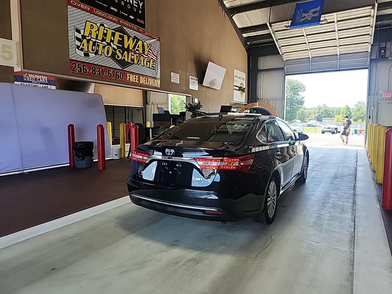 Toyota Avalon Hybrid Limited 2013