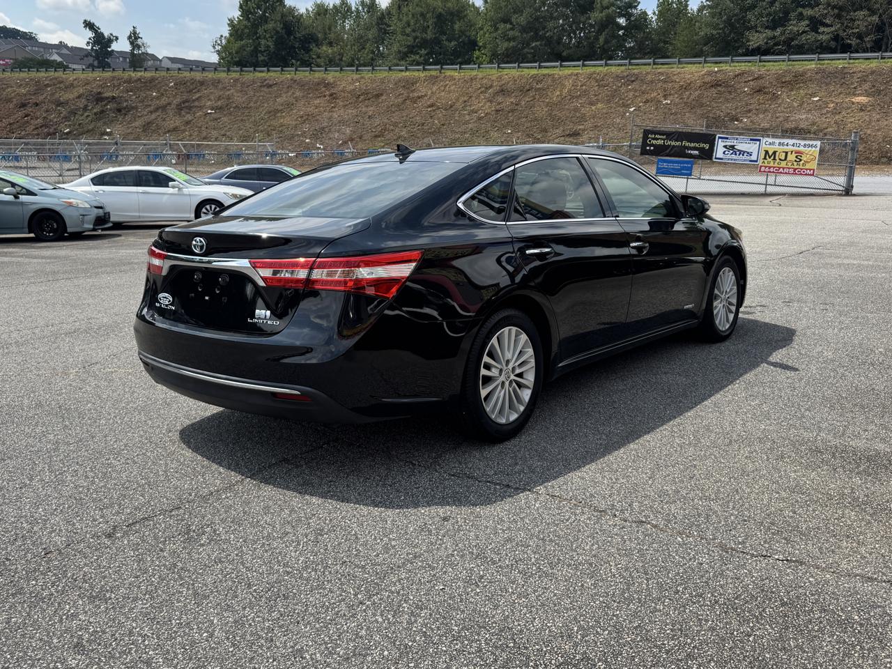 Toyota Avalon Hybrid Limited 2013