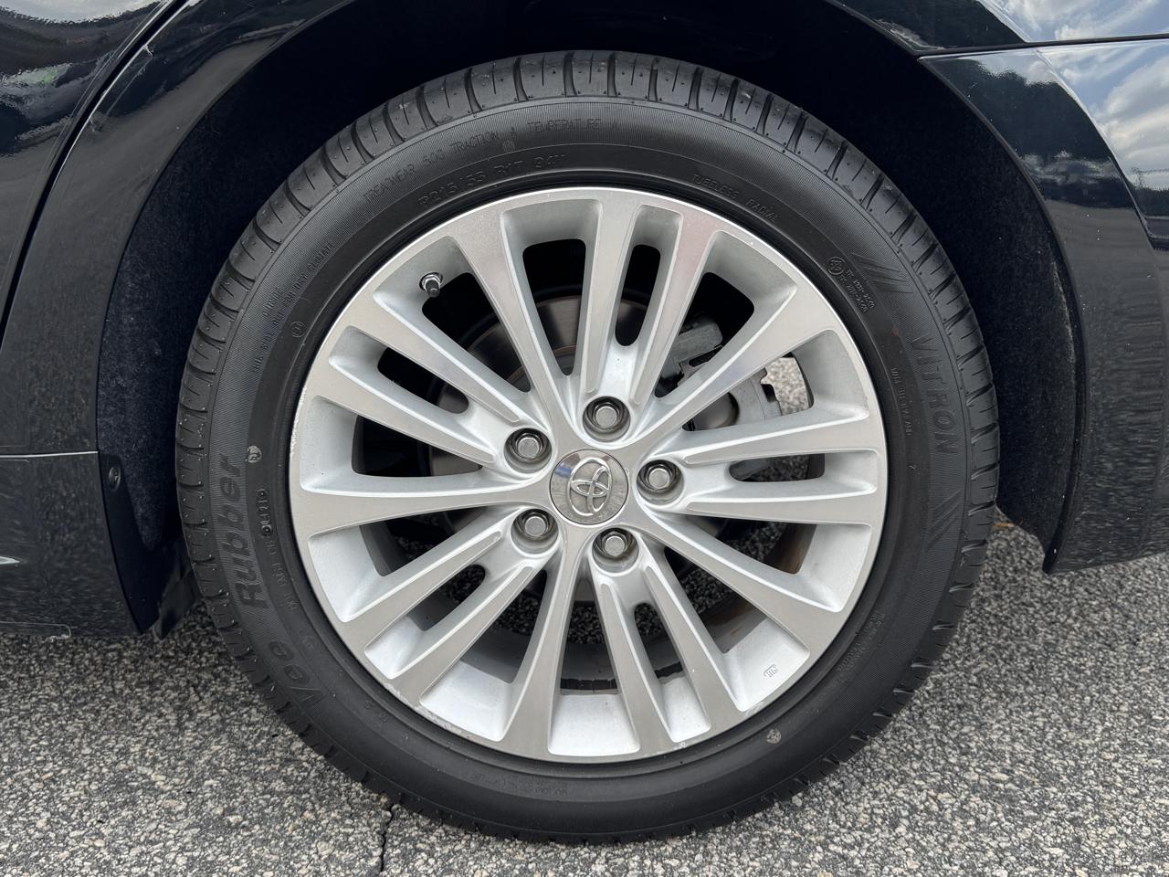 Toyota Avalon Hybrid Limited 2013
