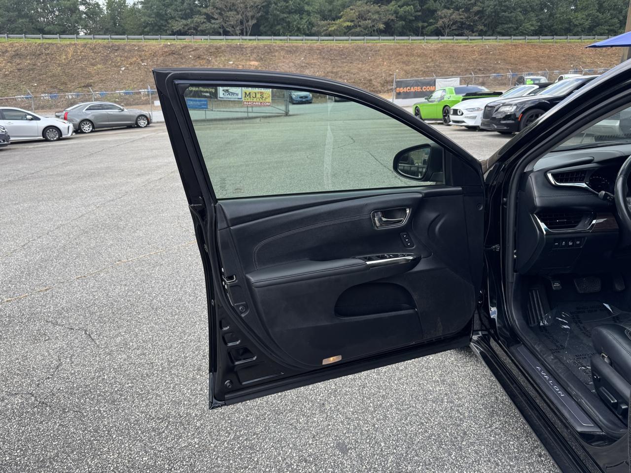Toyota Avalon Hybrid Limited 2013