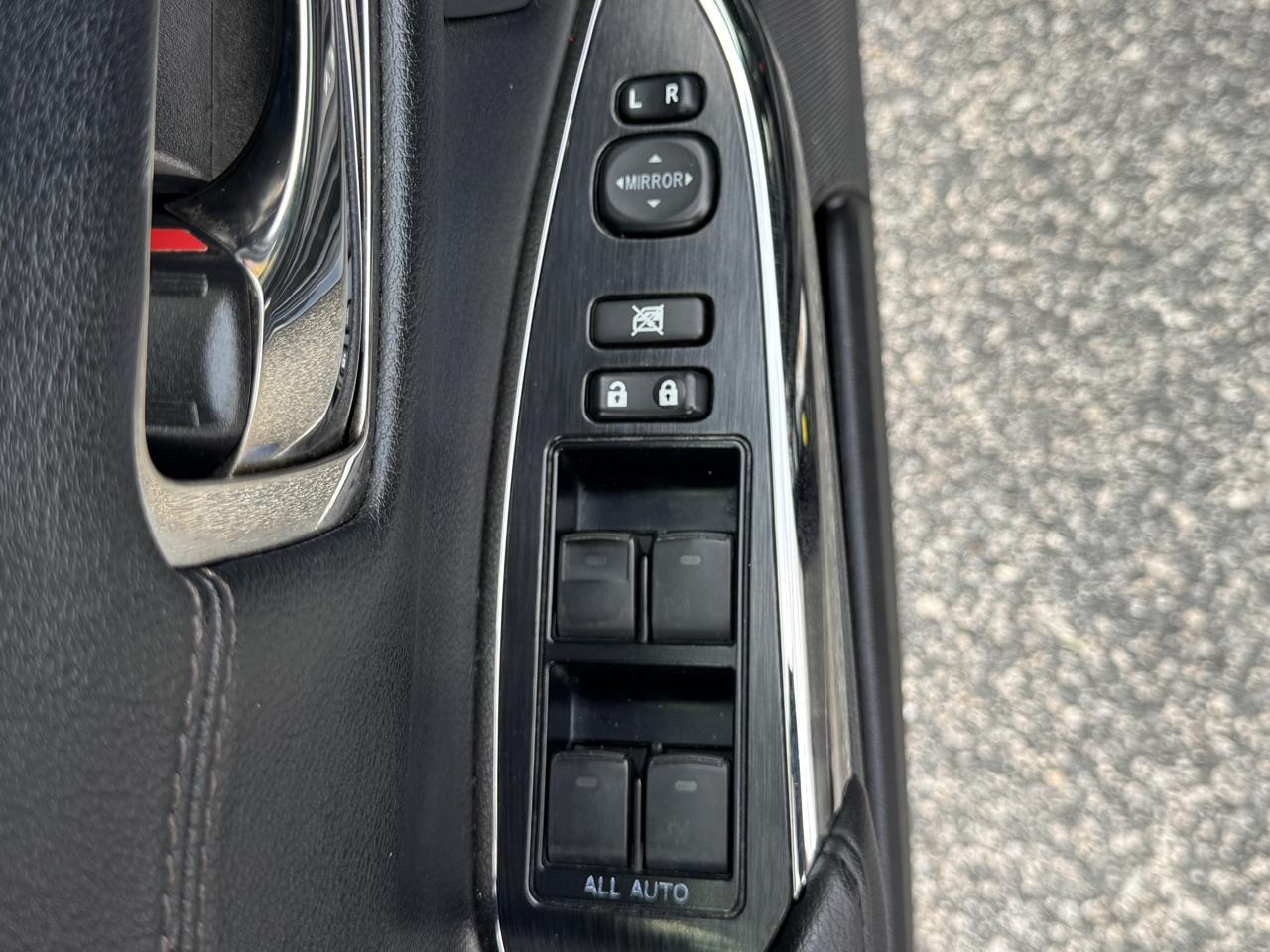 Toyota Avalon Hybrid Limited 2013
