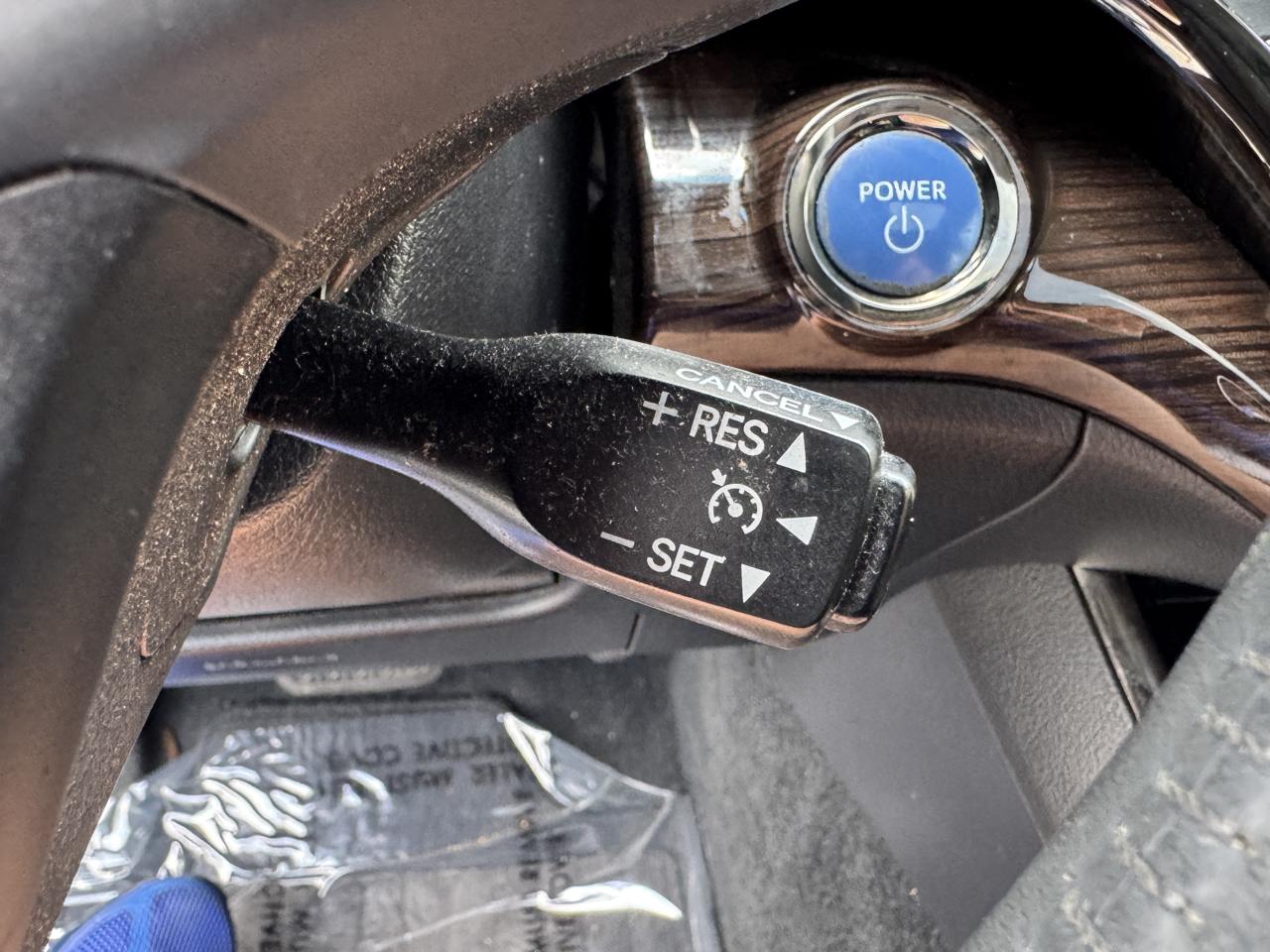Toyota Avalon Hybrid Limited 2013