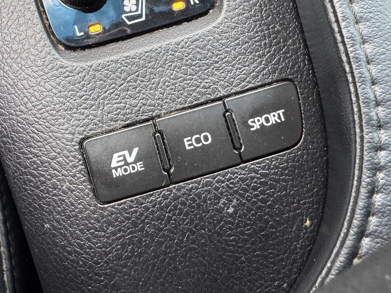 Toyota Avalon Hybrid Limited 2013