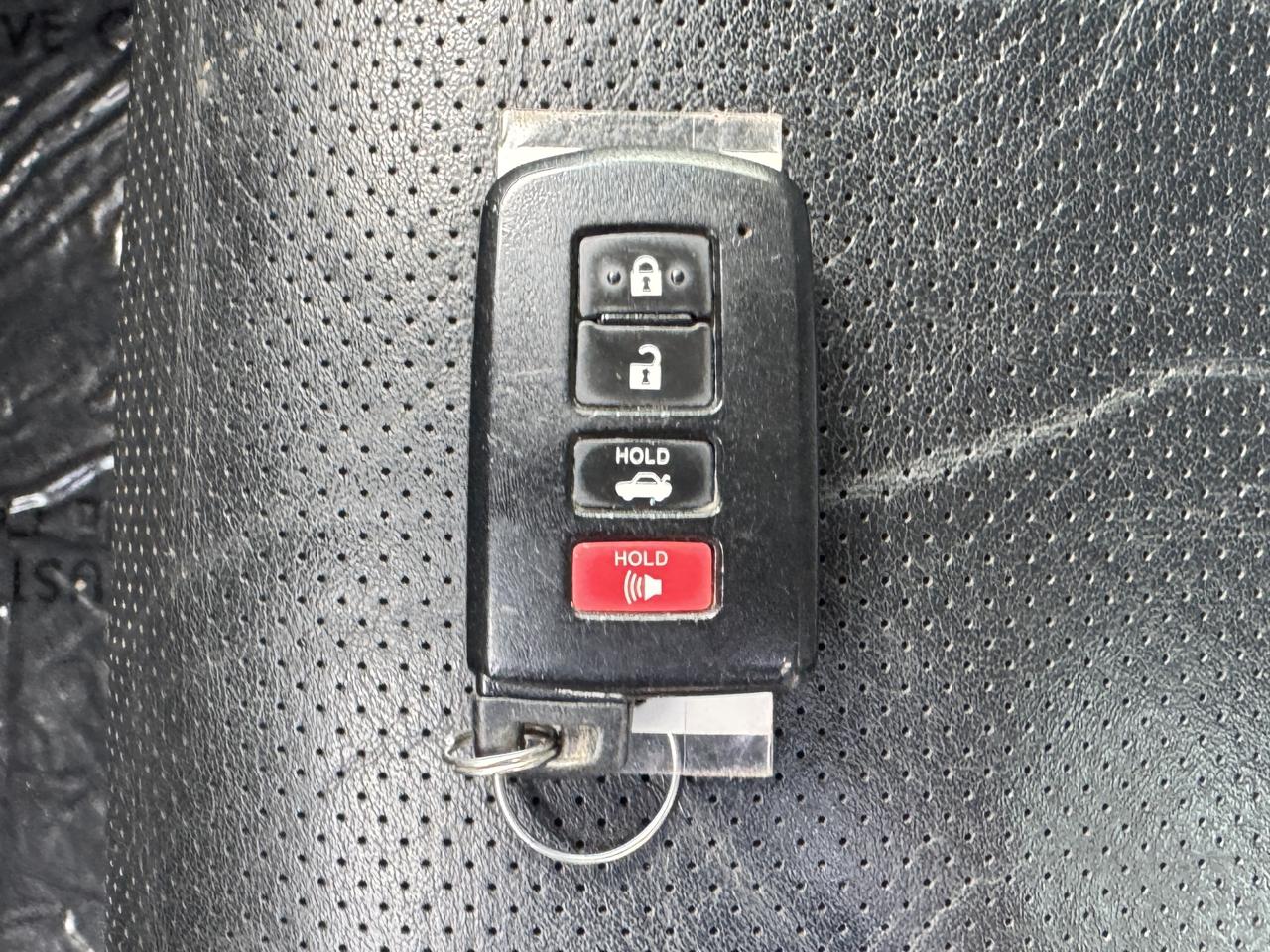 Toyota Avalon Hybrid Limited 2013