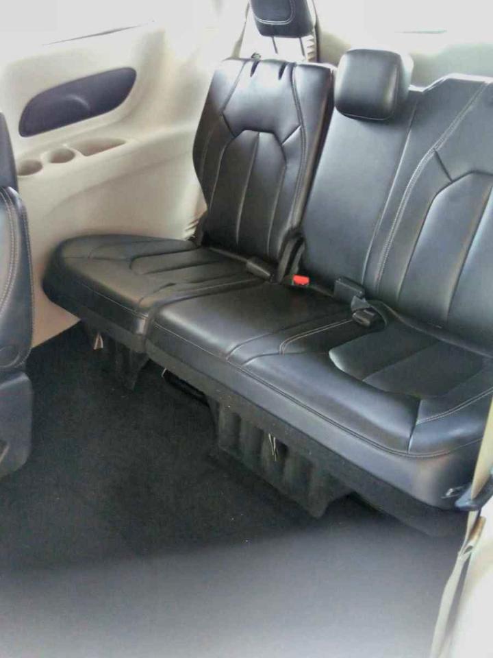 Chrysler Pacifica Touring L 2023