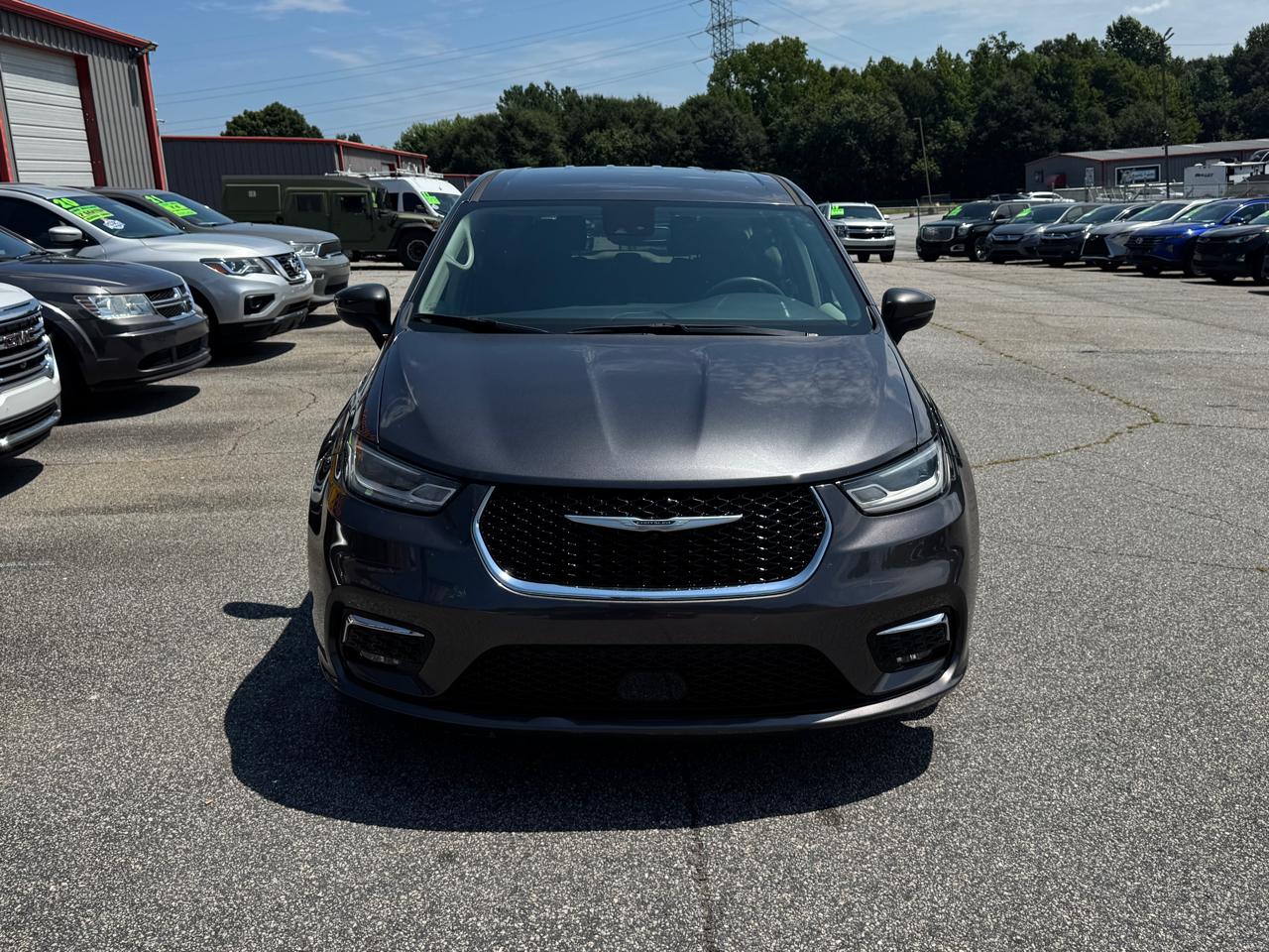 Chrysler Pacifica Touring L 2023
