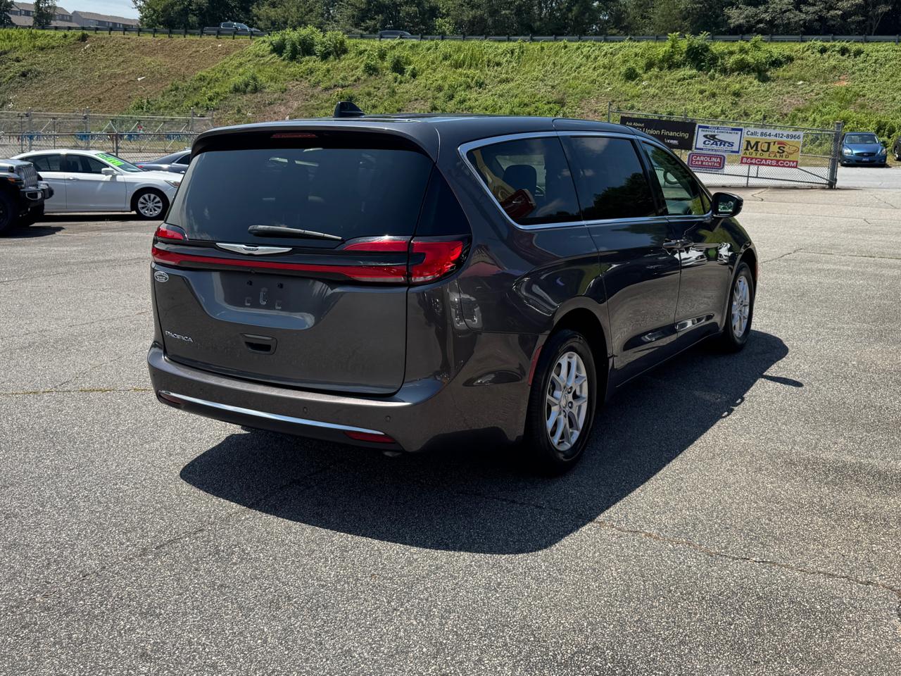 Chrysler Pacifica Touring L 2023