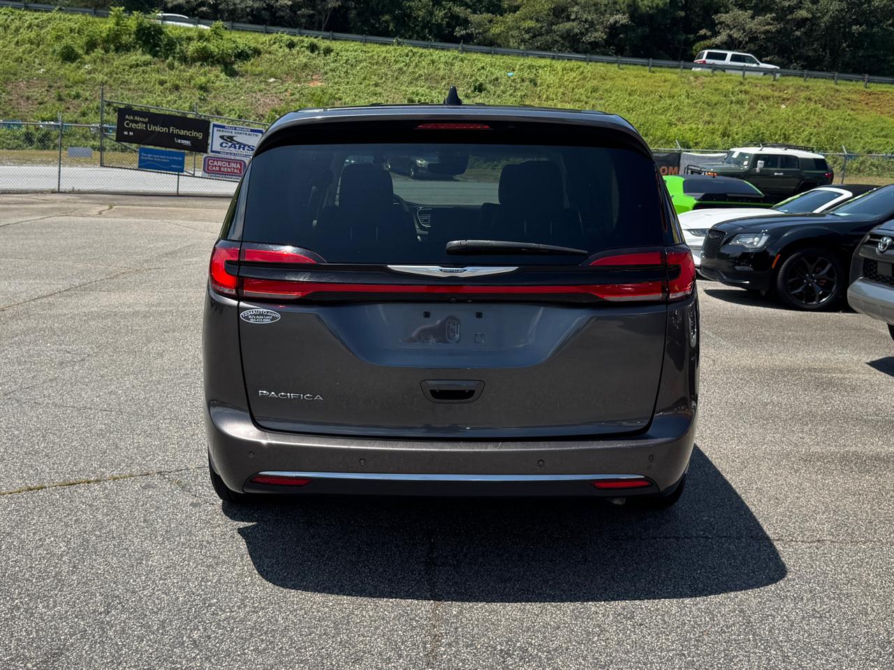 Chrysler Pacifica Touring L 2023