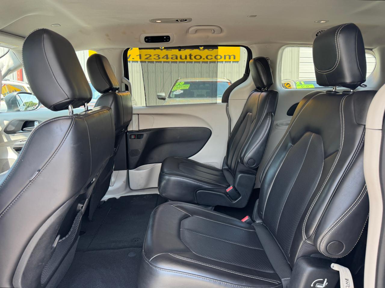 Chrysler Pacifica Touring L 2023