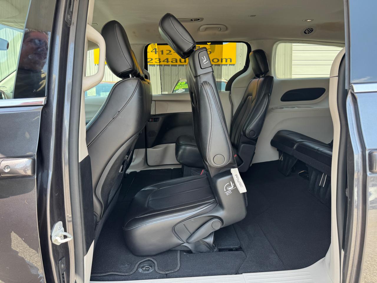Chrysler Pacifica Touring L 2023