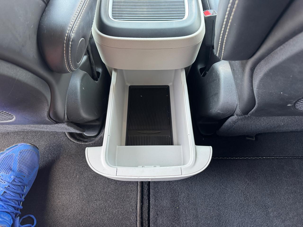 Chrysler Pacifica Touring L 2023