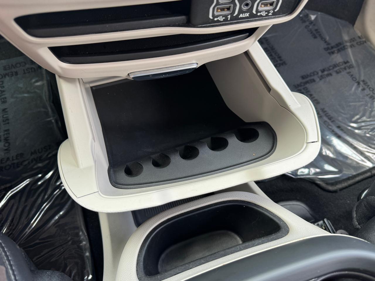 Chrysler Pacifica Touring L 2023