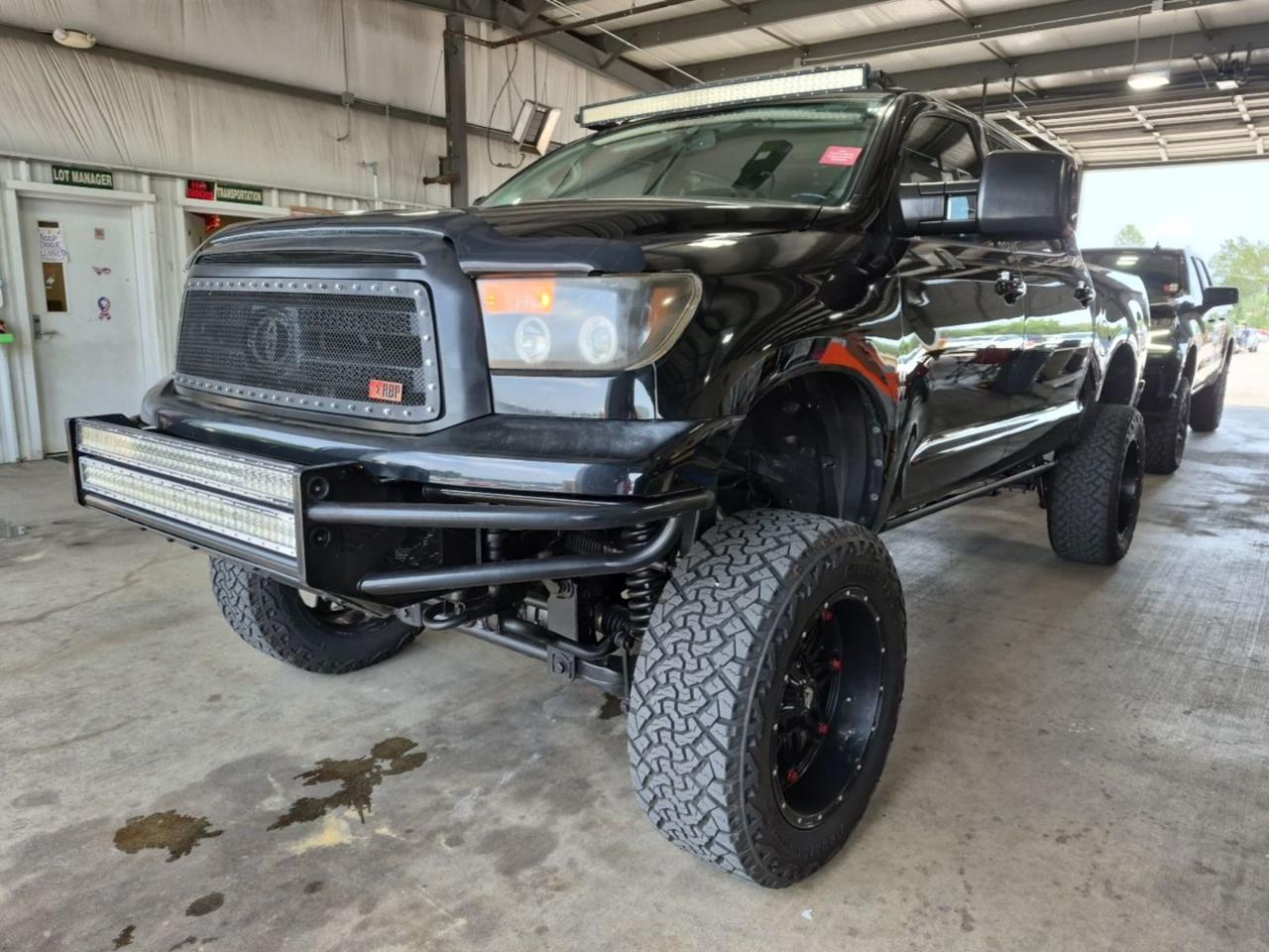 Toyota Tundra  2011