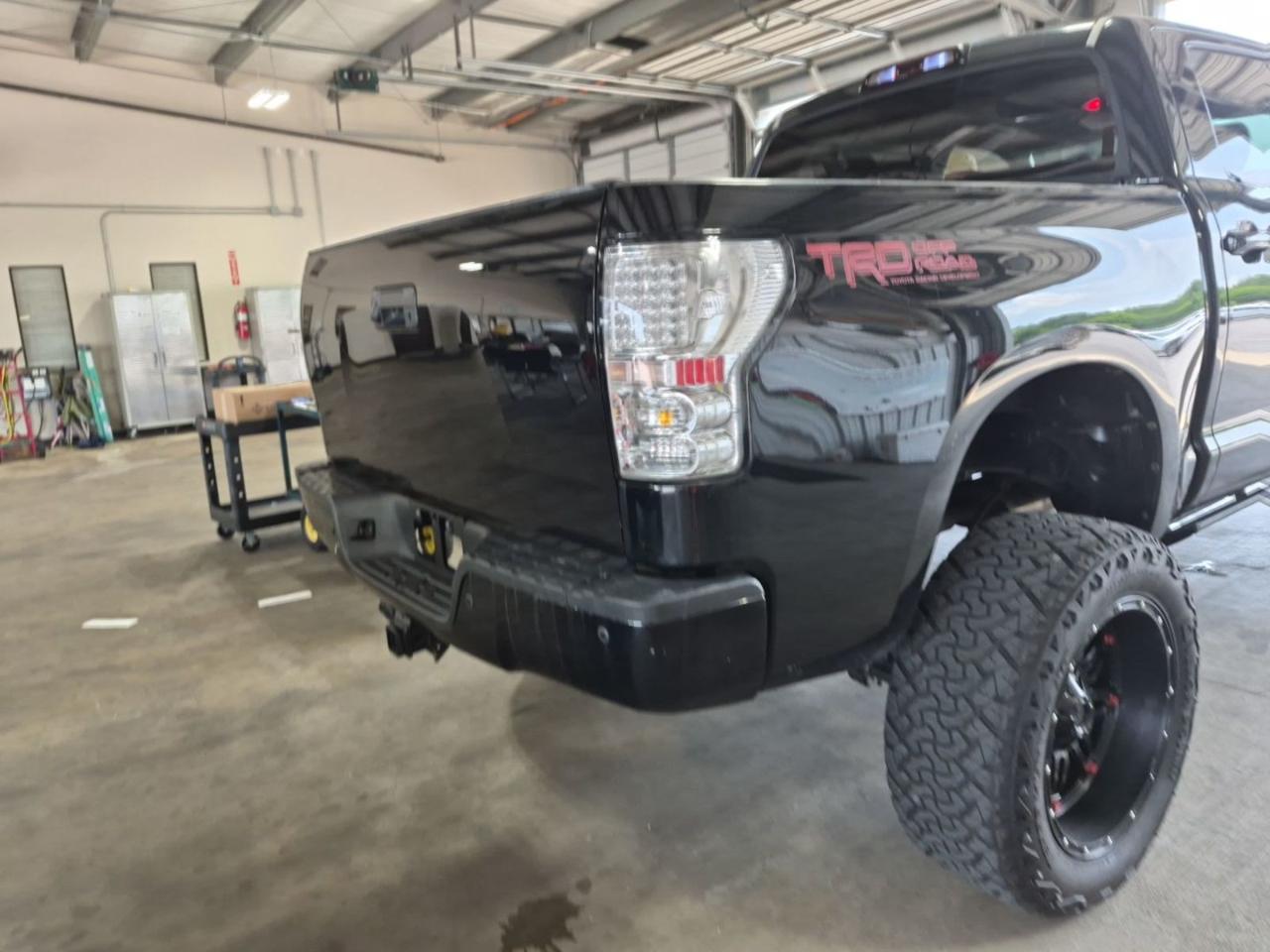 Toyota Tundra  2011