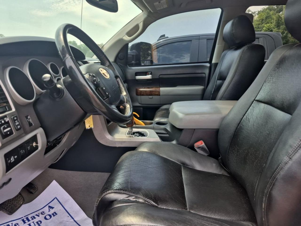 Toyota Tundra  2011