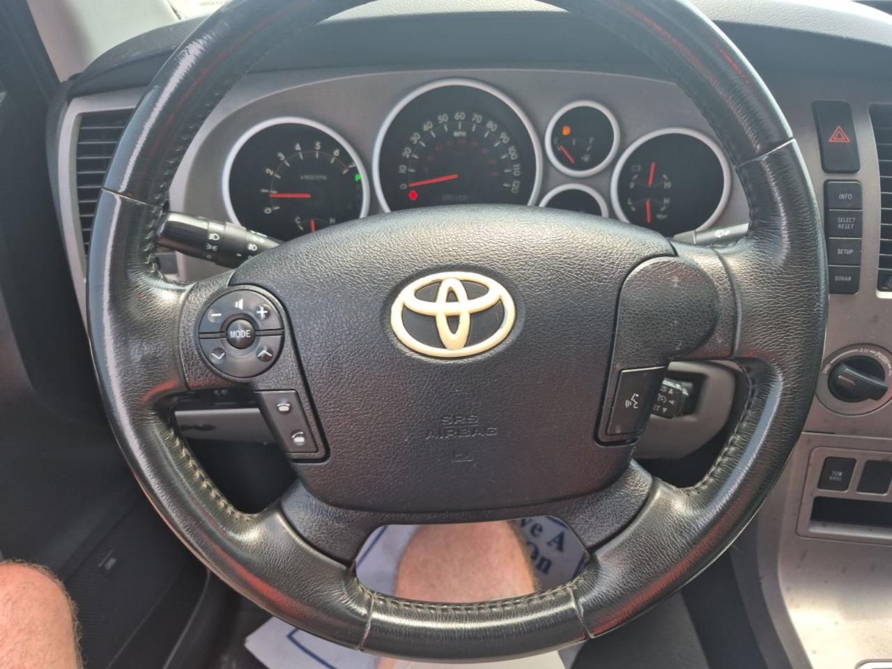 Toyota Tundra  2011