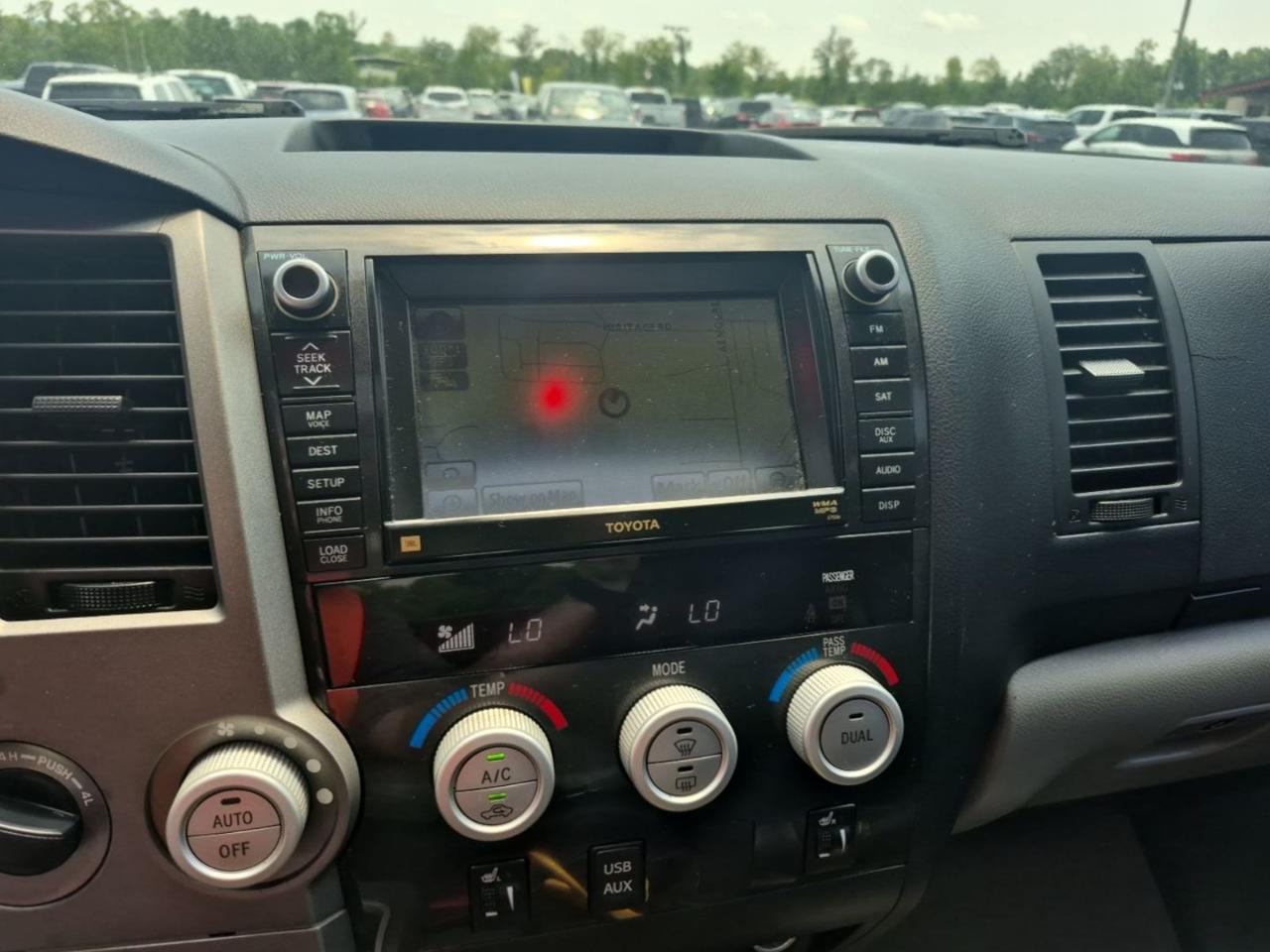 Toyota Tundra  2011