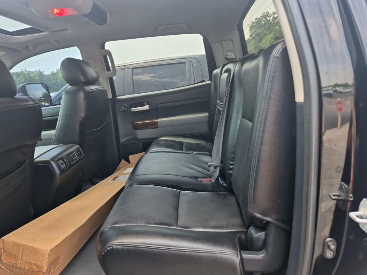 Toyota Tundra  2011