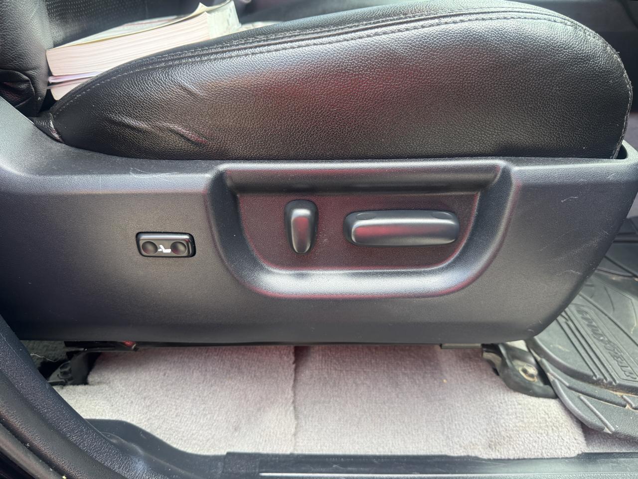Toyota Tundra  2011