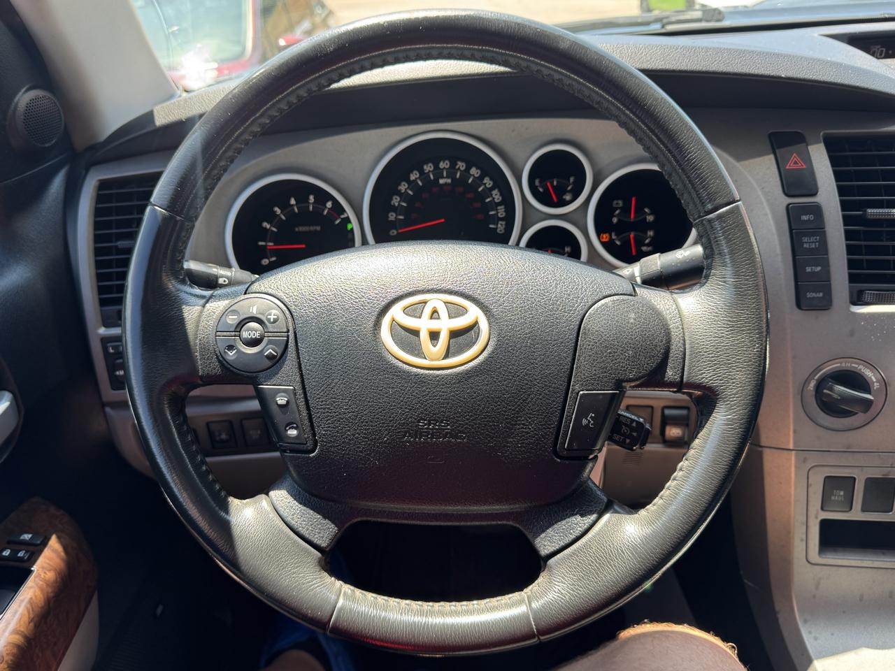 Toyota Tundra  2011