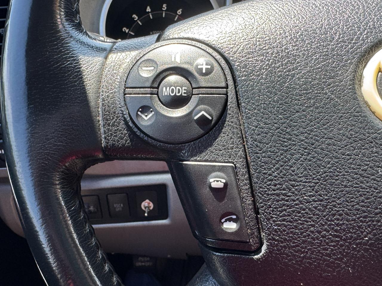 Toyota Tundra  2011