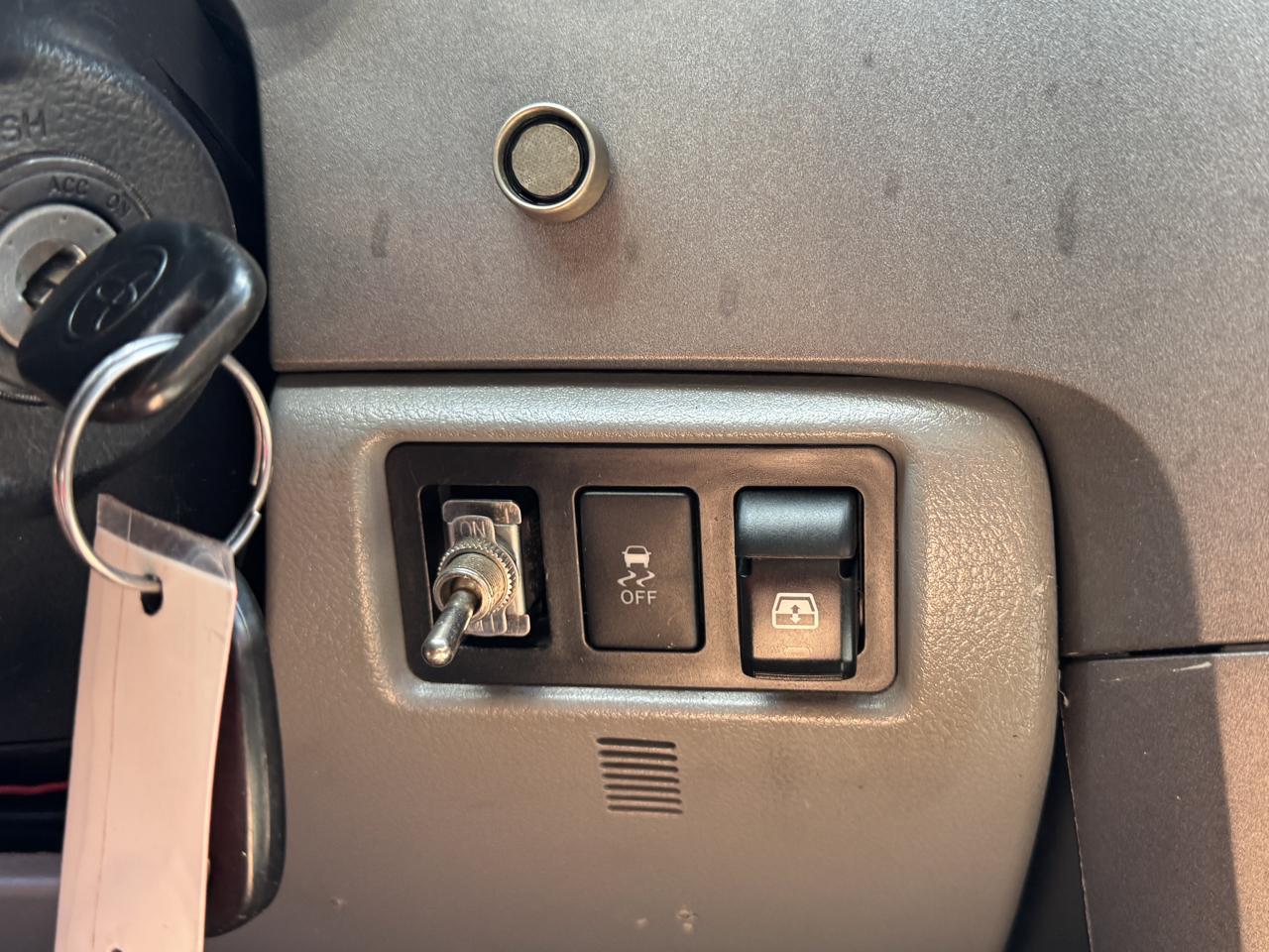 Toyota Tundra  2011