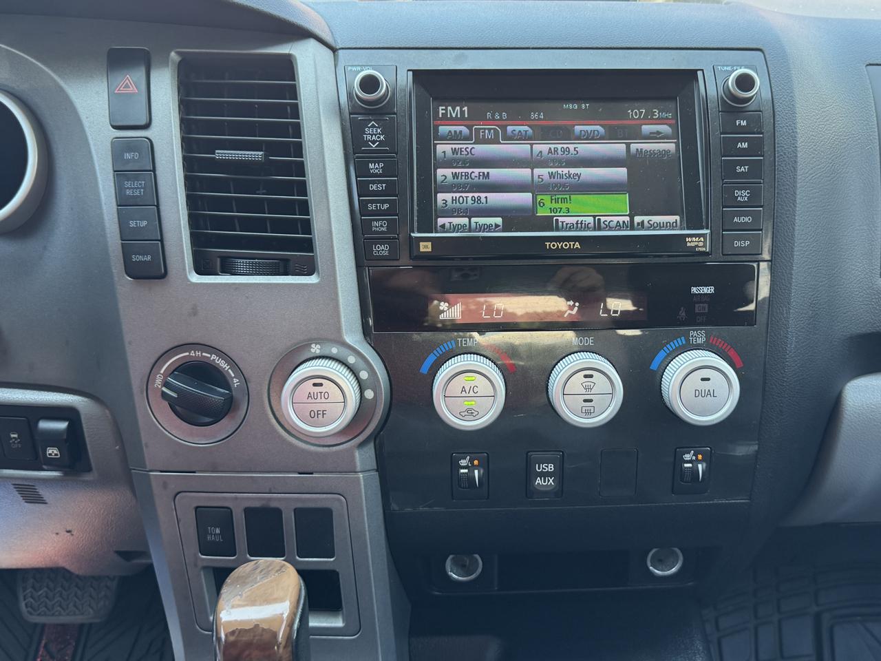 Toyota Tundra  2011