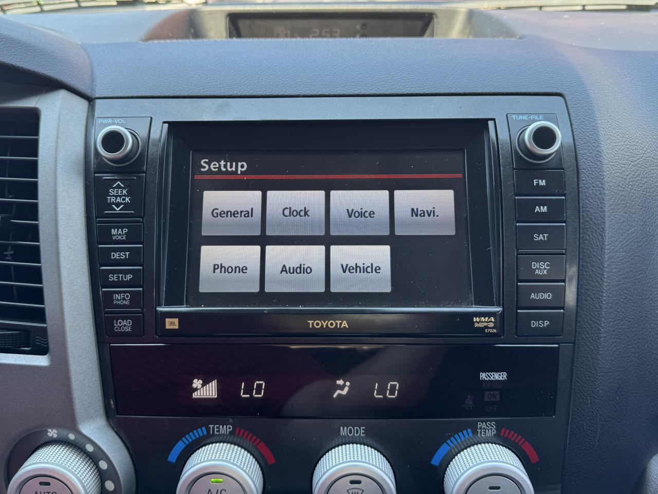 Toyota Tundra  2011
