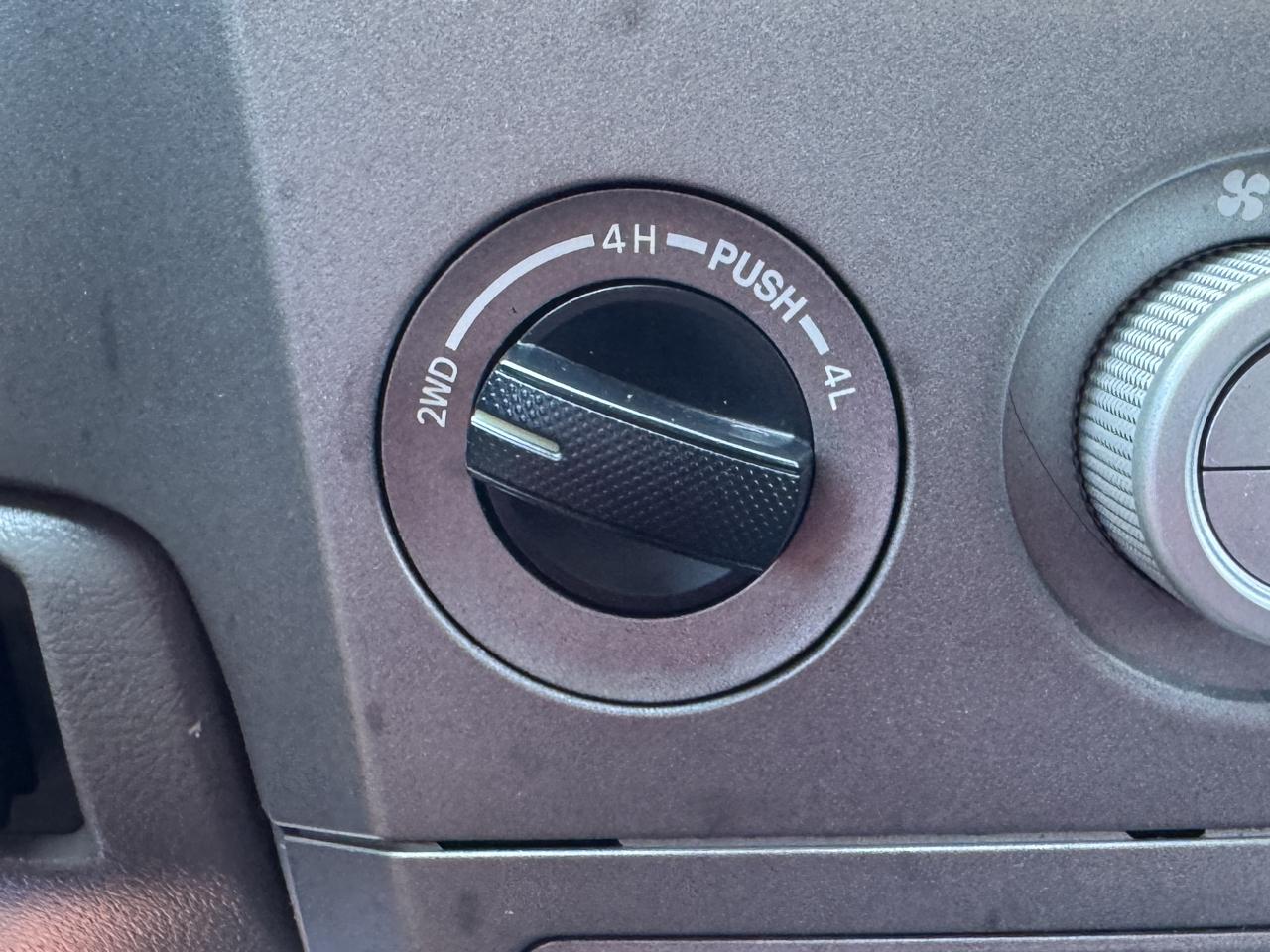 Toyota Tundra  2011