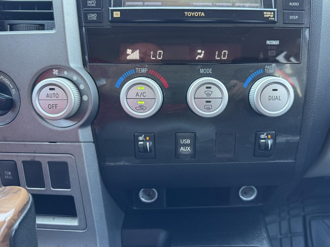 Toyota Tundra  2011