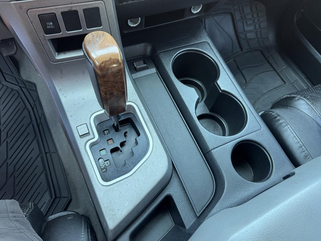 Toyota Tundra  2011