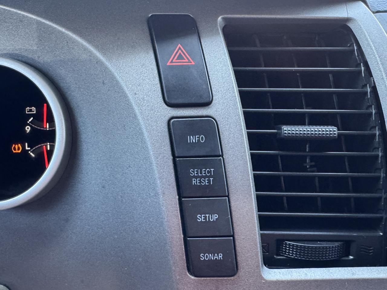 Toyota Tundra  2011