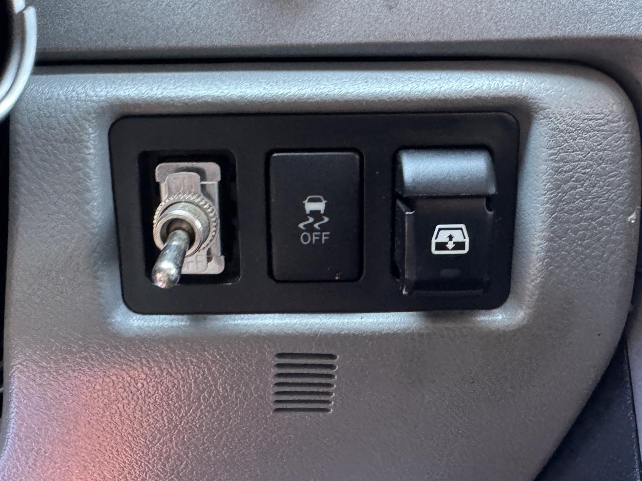 Toyota Tundra  2011