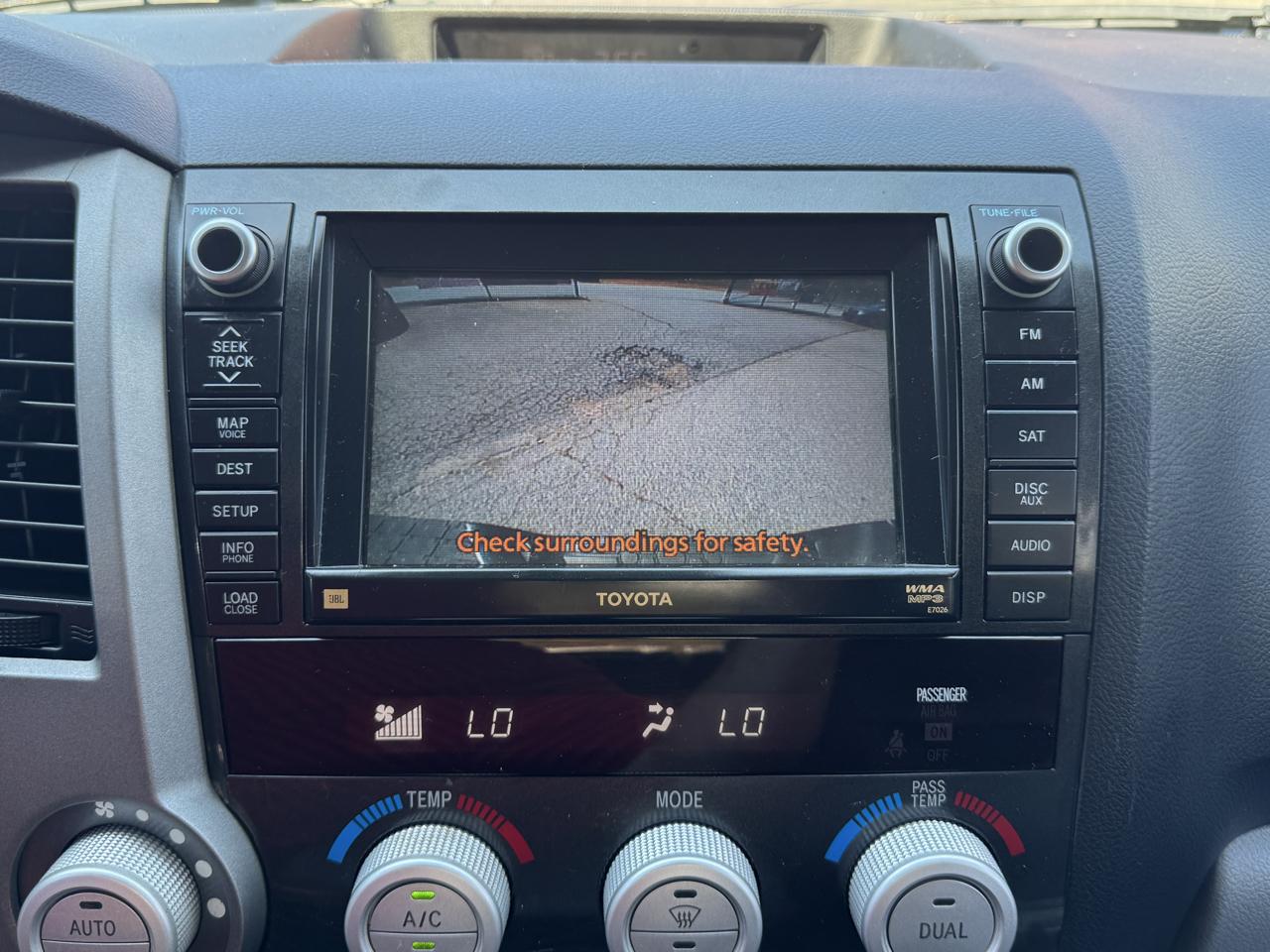 Toyota Tundra  2011