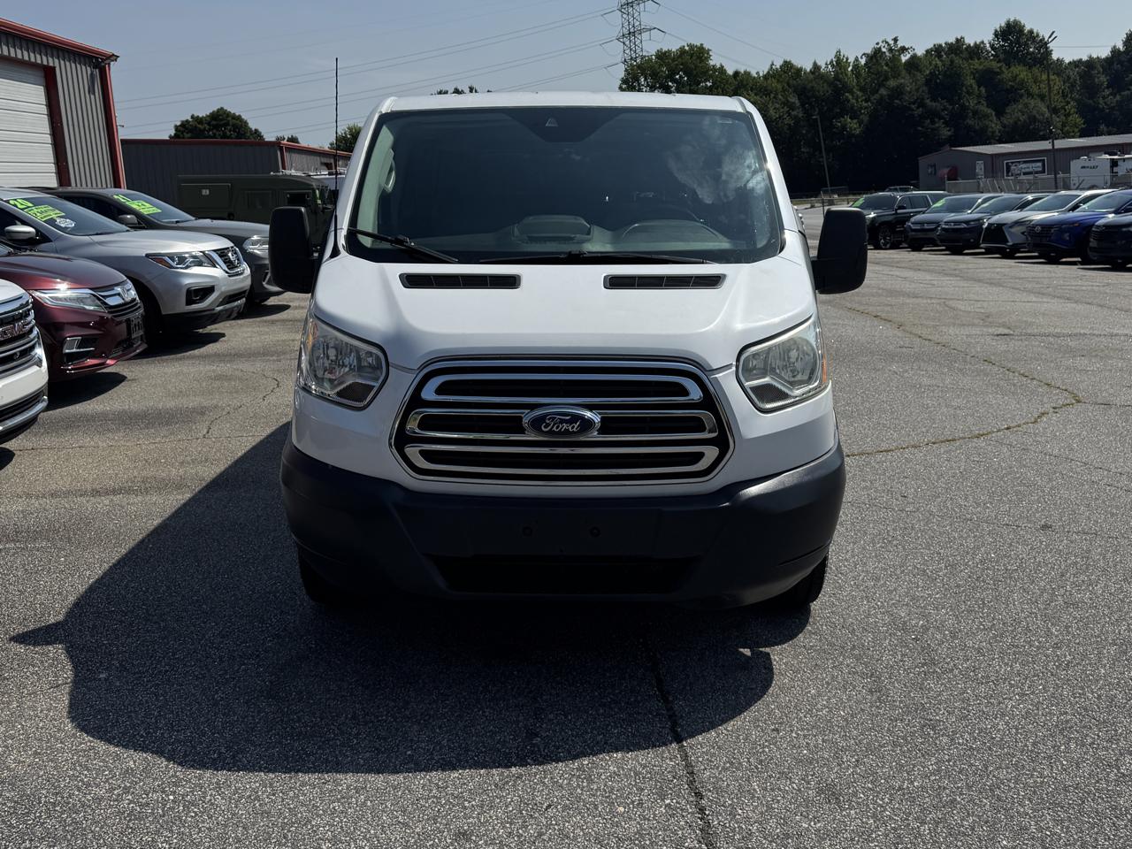 Ford Transit 150 Wagon Low Roof XLT 60/40 Pass. 130-in. WB 2015
