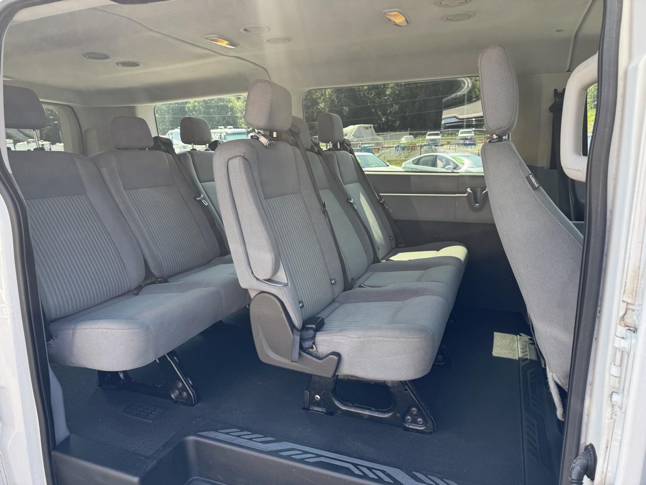 Ford Transit 150 Wagon Low Roof XLT 60/40 Pass. 130-in. WB 2015