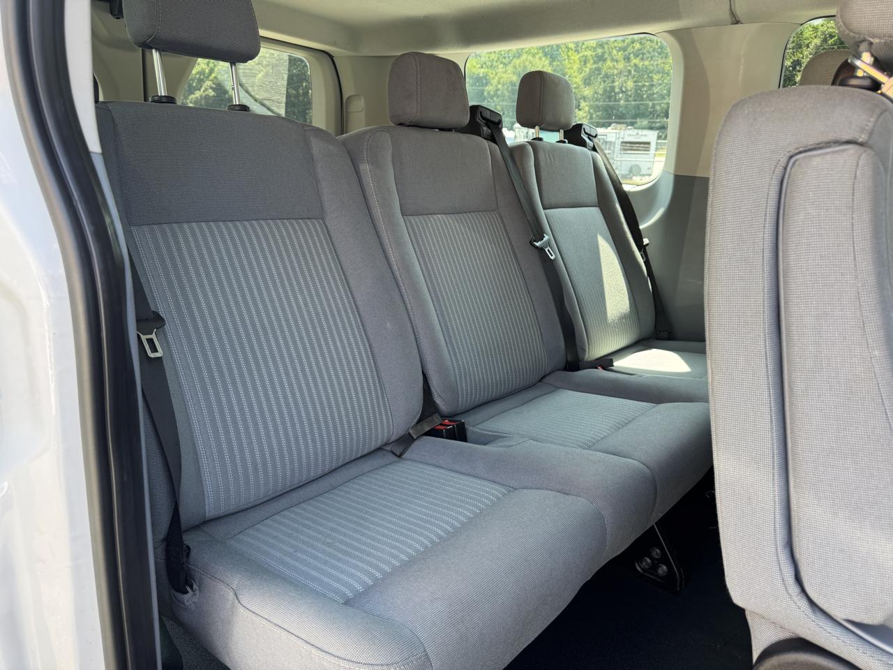 Ford Transit 150 Wagon Low Roof XLT 60/40 Pass. 130-in. WB 2015
