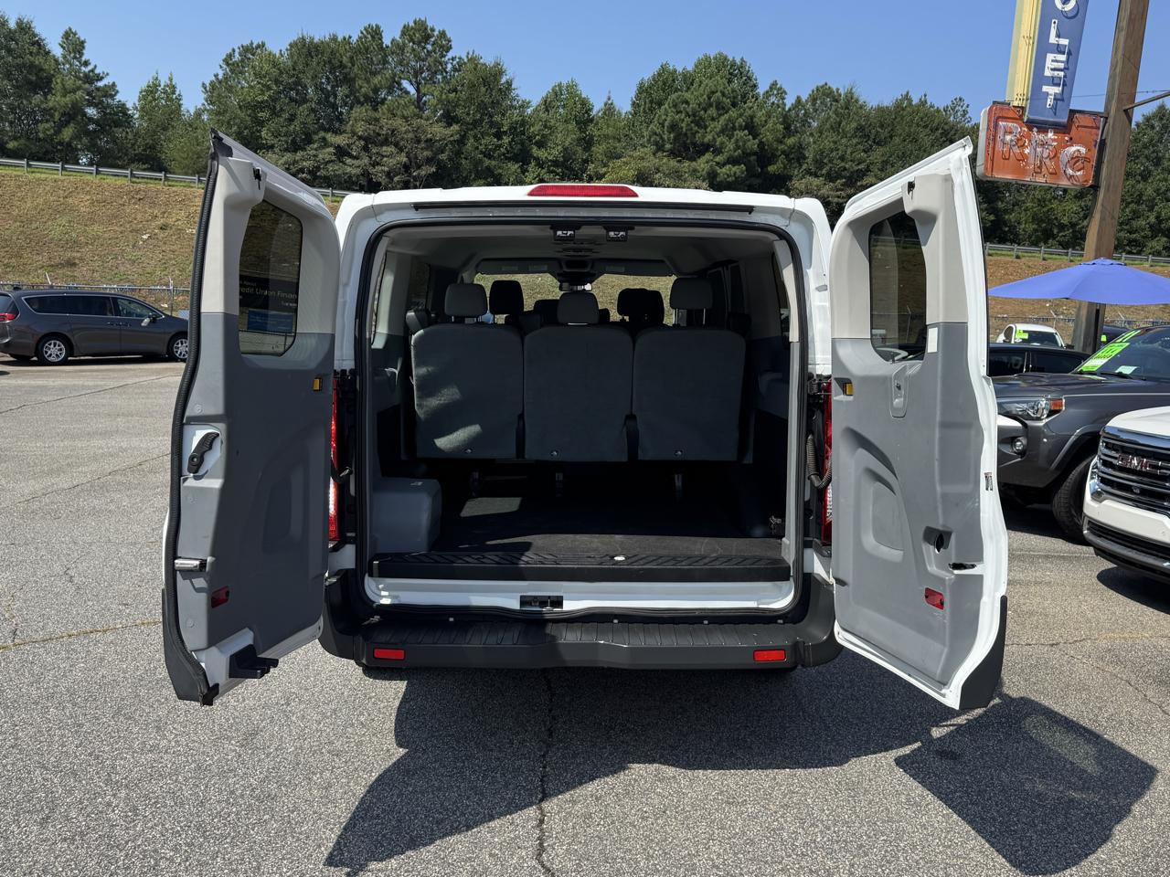 Ford Transit 150 Wagon Low Roof XLT 60/40 Pass. 130-in. WB 2015