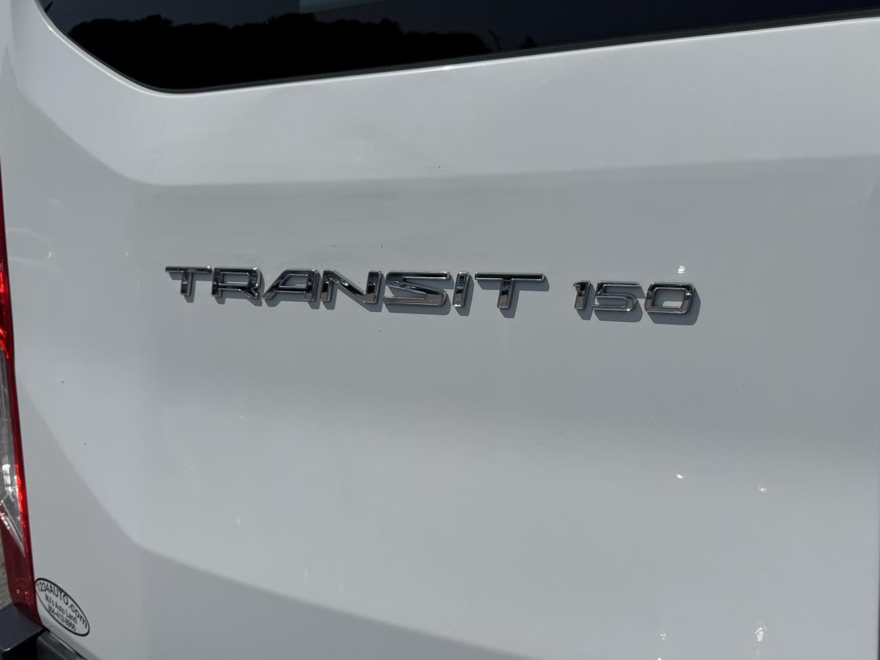Ford Transit 150 Wagon Low Roof XLT 60/40 Pass. 130-in. WB 2015