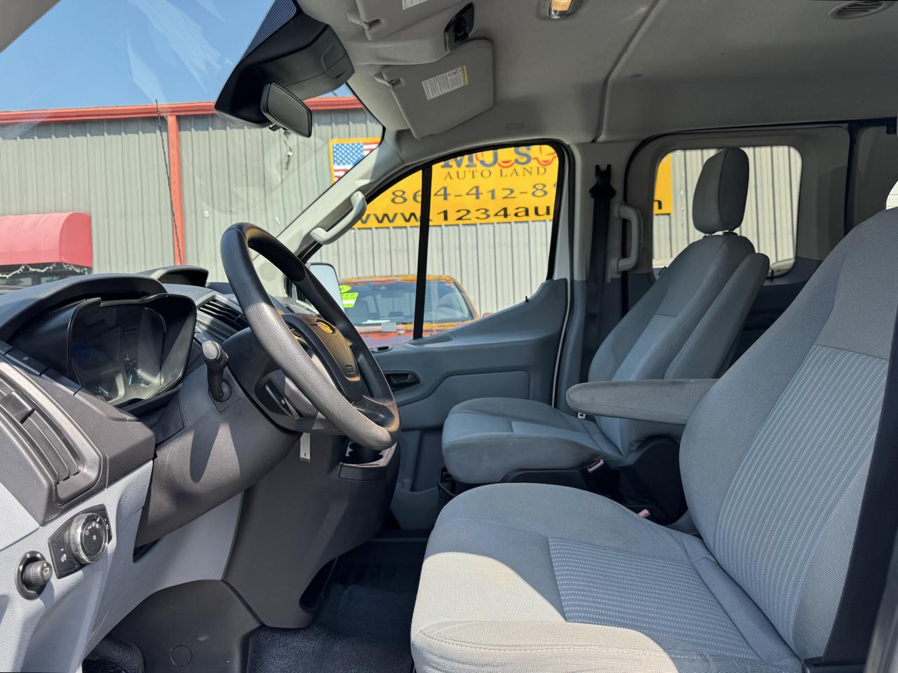 Ford Transit 150 Wagon Low Roof XLT 60/40 Pass. 130-in. WB 2015