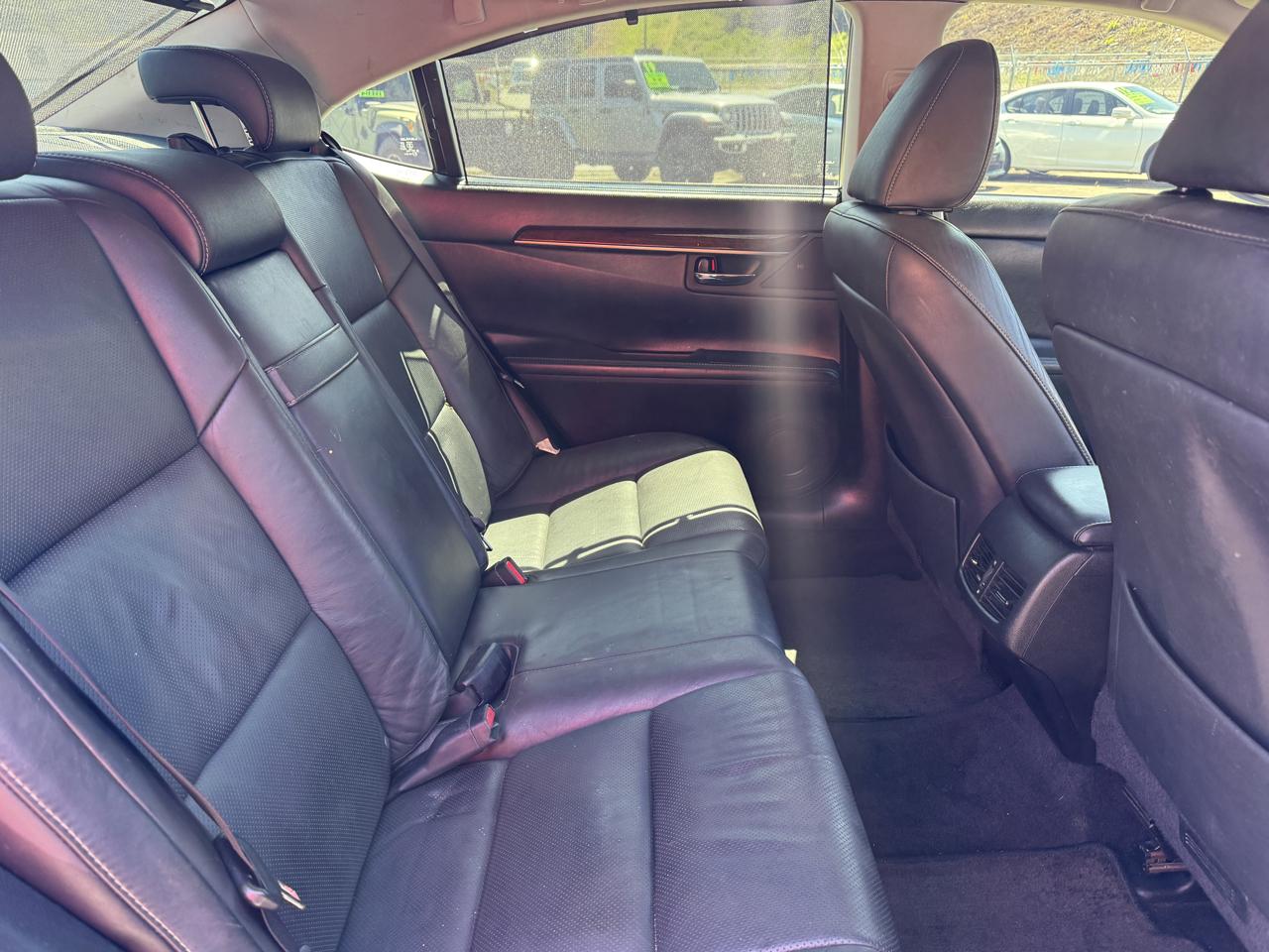Lexus ES 350 Sedan 2015