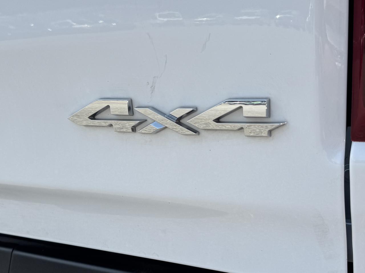 RAM 1500 Tradesman Quad Cab 4WD 2022