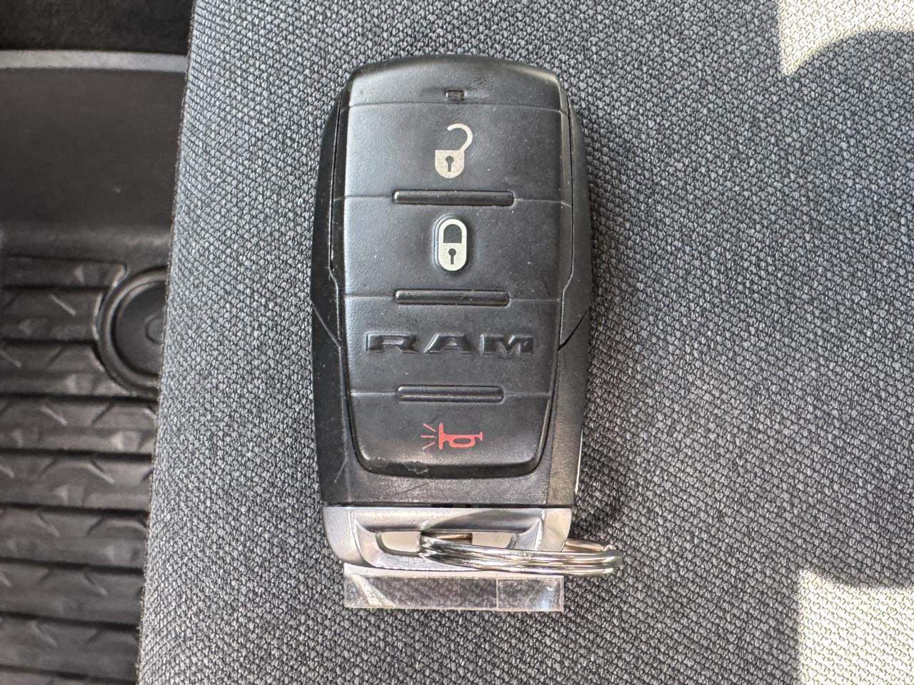 RAM 1500 Tradesman Quad Cab 4WD 2022