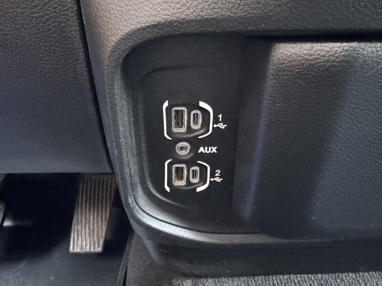 RAM 1500 Tradesman Quad Cab 4WD 2022