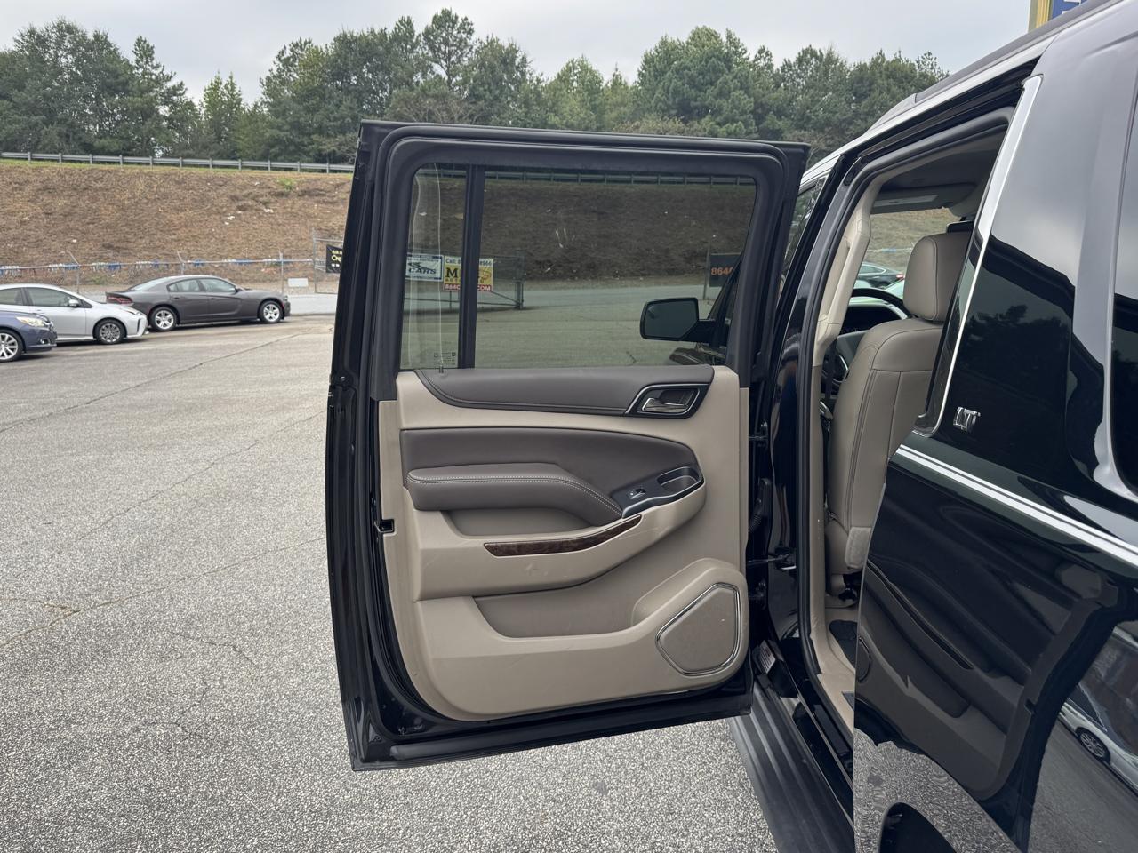 Chevrolet Suburban LT 4WD 2020