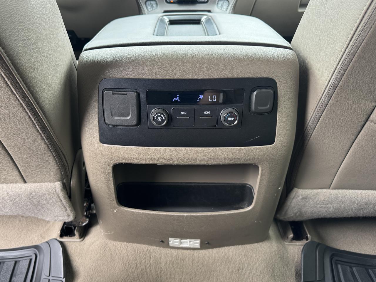 Chevrolet Suburban LT 4WD 2020