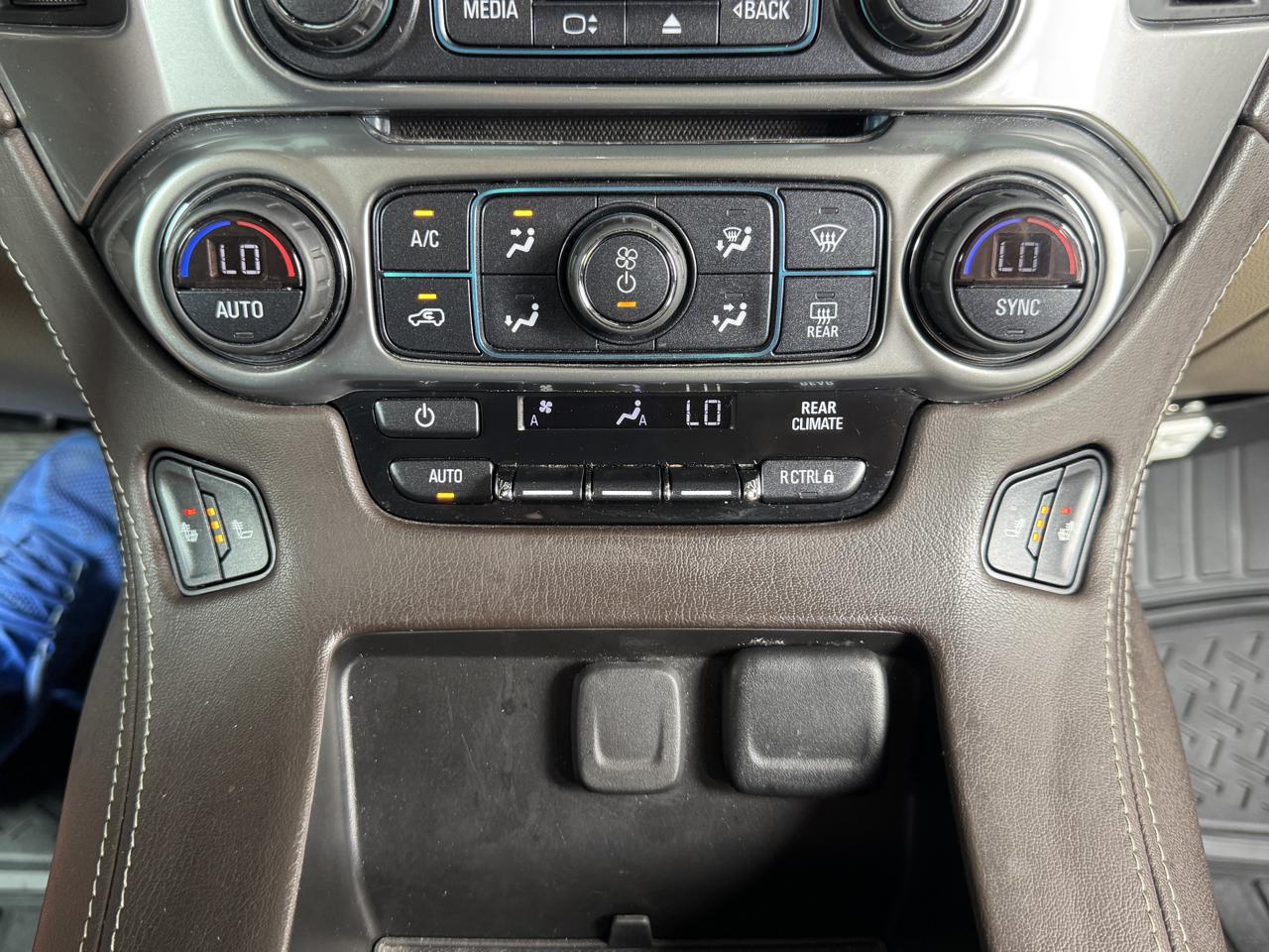 Chevrolet Suburban LT 4WD 2020