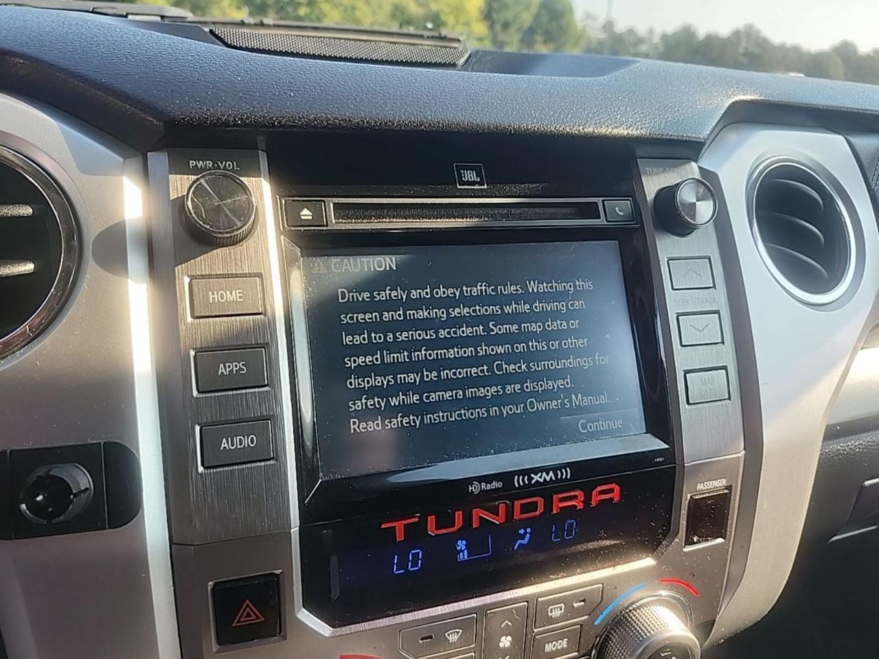 Toyota Tundra Platinum CrewMax 5.7L 4WD 2016
